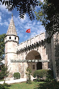 Photo of Topkapi Palace entrance for travel to istanbul
